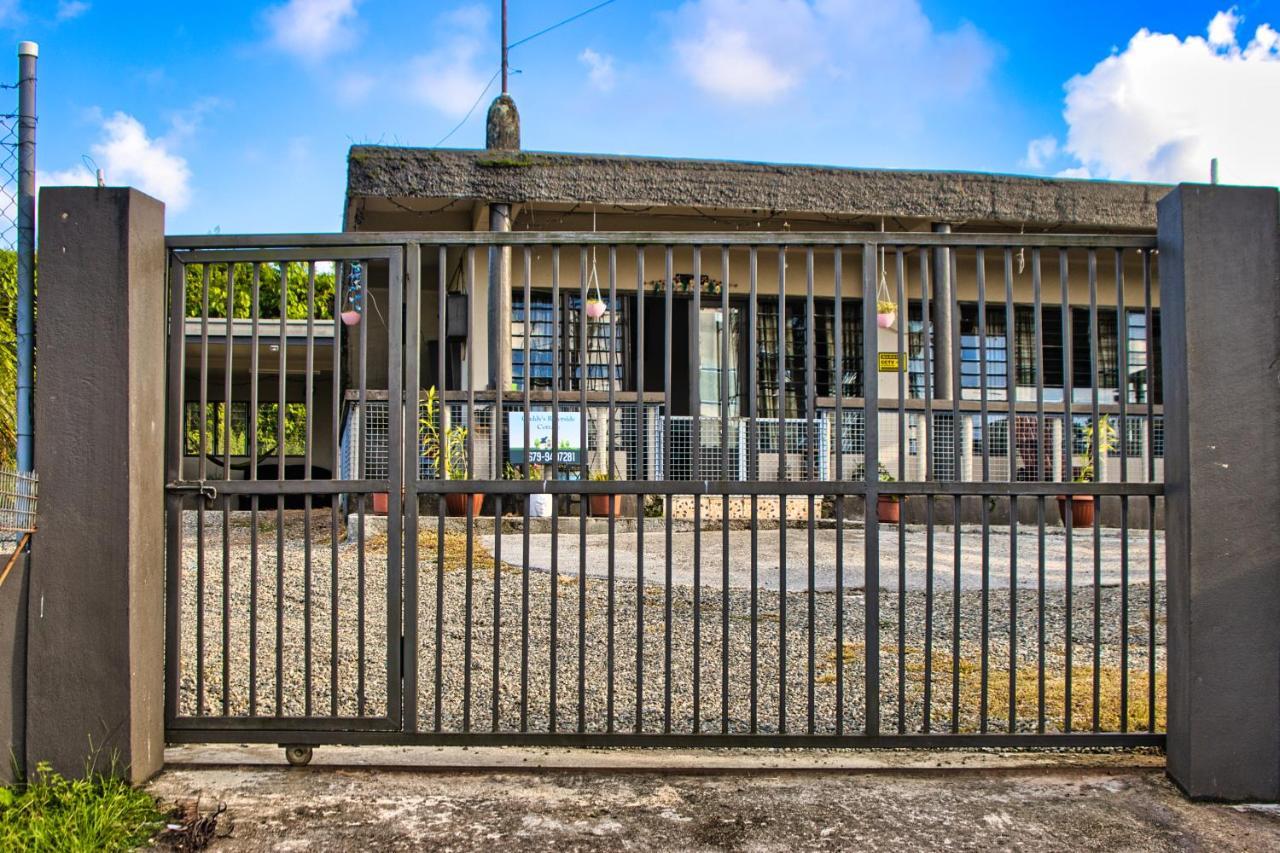 Guddy'S Riverside Cottage Nausori Exterior foto